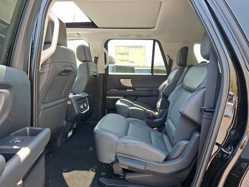Agate Black Metallic 2026 Ford Expedition Max Active