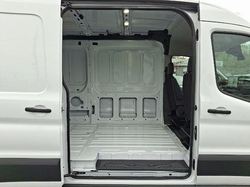 2026 Ford Transit-250 