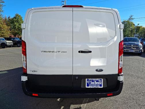 2024 Ford Transit-250