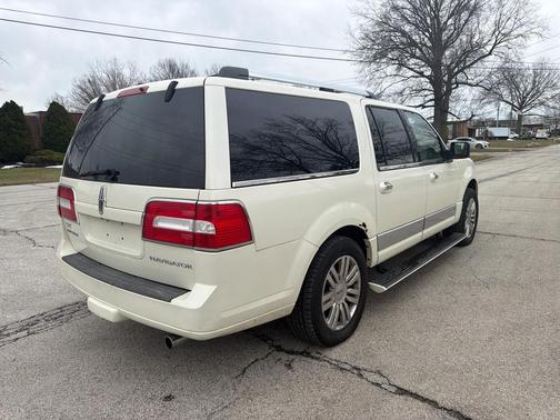 2008 Lincoln Navigator Base