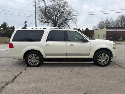 2008 Lincoln Navigator Base