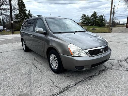 2011 Kia Sedona LX