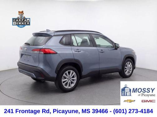 2024 Toyota Corolla Cross LE