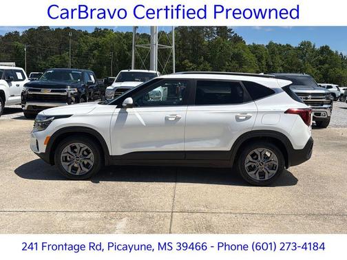 White 2024 Kia Seltos S