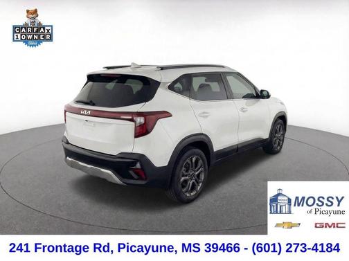 White 2024 Kia Seltos S