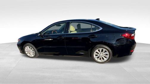 2015 Lexus ES 300h Base