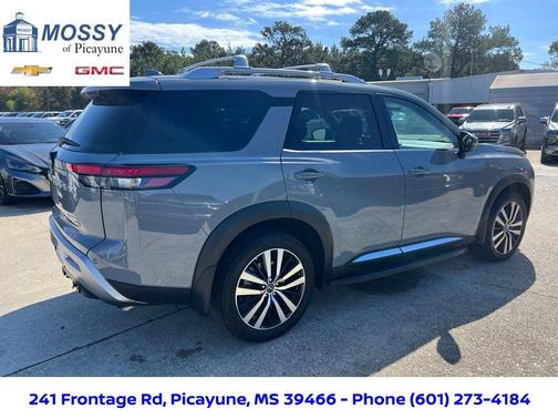 2024 Nissan Pathfinder Platinum