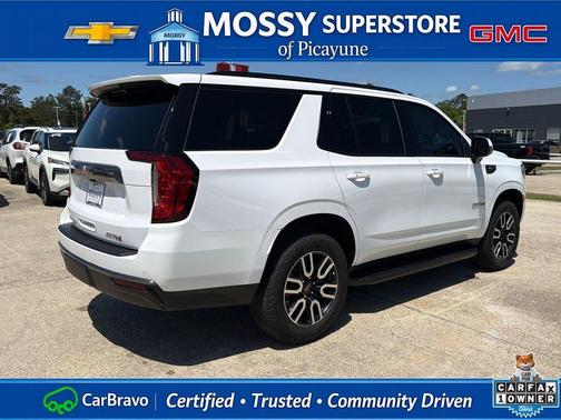 White 2024 GMC Yukon AT4