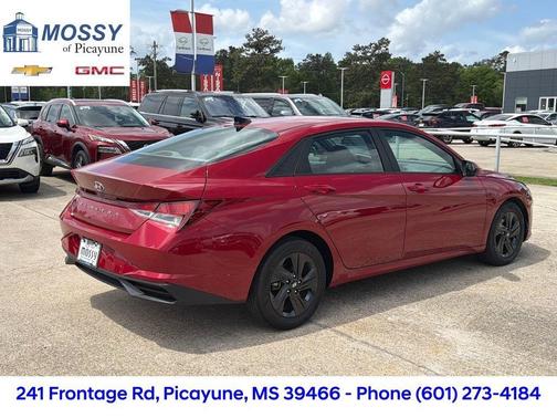 2023 Hyundai ELANTRA SEL