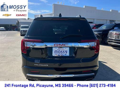 2023 GMC Acadia Denali