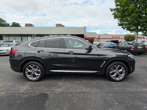 2024 BMW X4 xDrive30i