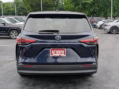 2022 Toyota Sienna XLE 7 Passenger