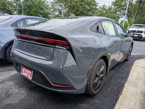 2025 Toyota Prius LE