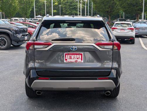 2023 Toyota RAV4 Hybrid SE