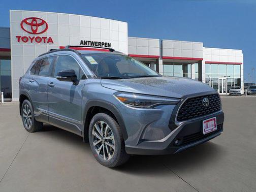 2025 Toyota Corolla Cross XLE