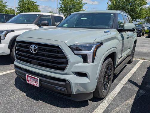 2025 Toyota Sequoia SR5