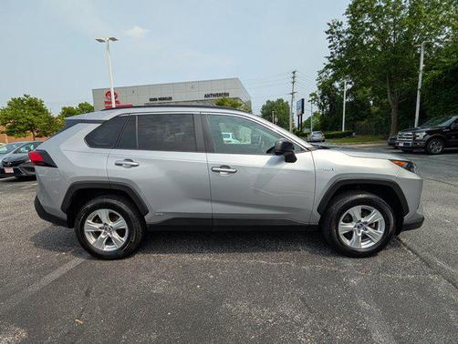 2020 Toyota RAV4 Hybrid SE