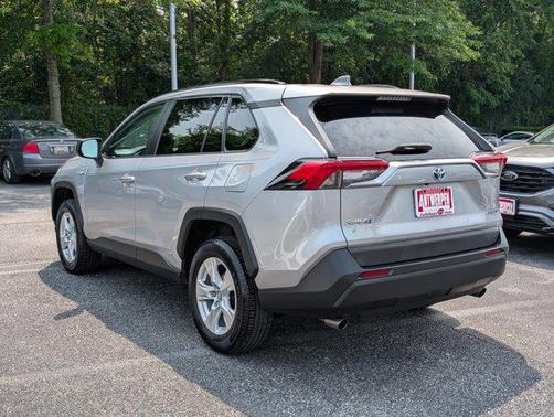 2020 Toyota RAV4 Hybrid SE