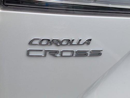 2025 Toyota Corolla Cross XLE