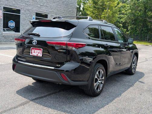 2023 Toyota Highlander Hybrid XLE