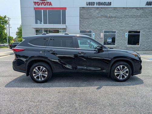 2023 Toyota Highlander Hybrid XLE