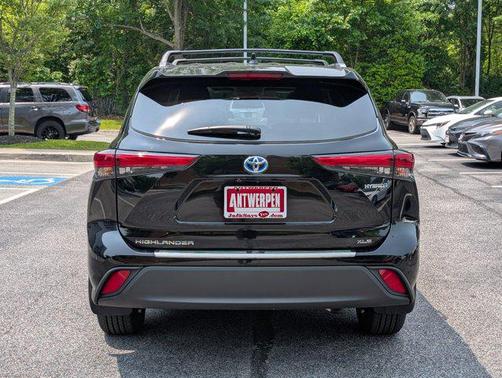 2023 Toyota Highlander Hybrid XLE