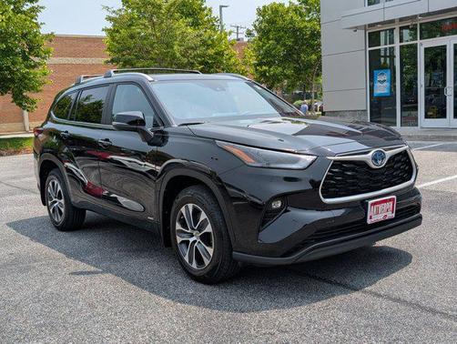 2023 Toyota Highlander Hybrid XLE