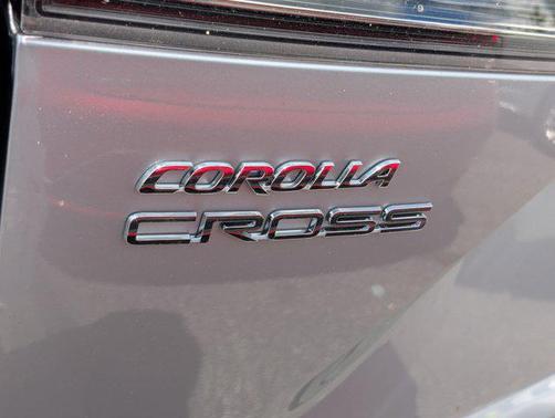 2025 Toyota Corolla Cross XLE