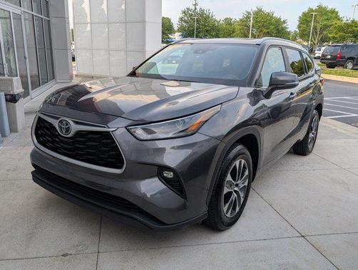 2025 Toyota Highlander XLE