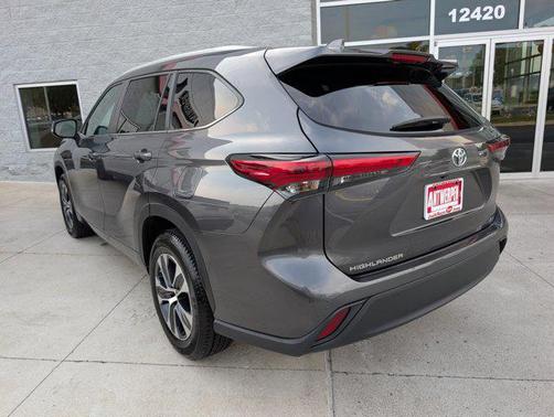 2025 Toyota Highlander XLE