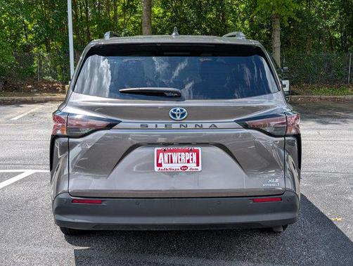 2023 Toyota Sienna XLE 8 Passenger