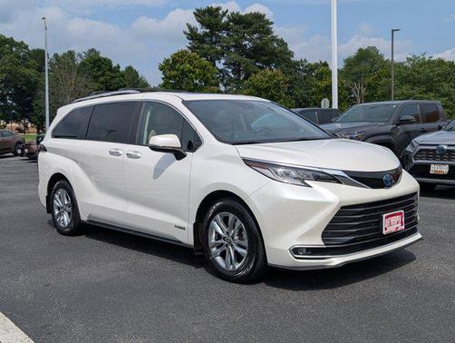 2021 Toyota Sienna Limited 7-Passenger