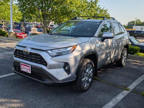 2025 Toyota RAV4 XLE Premium