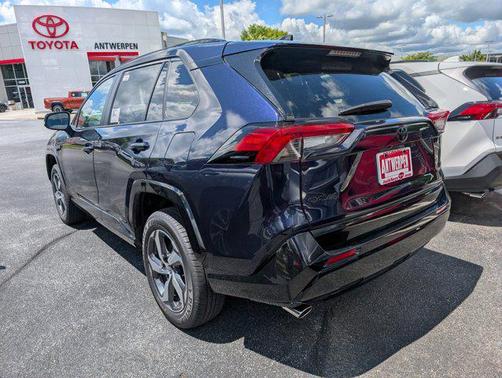 2025 Toyota RAV4 Hybrid SE