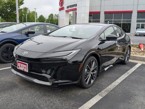 2025 Toyota Prius XLE