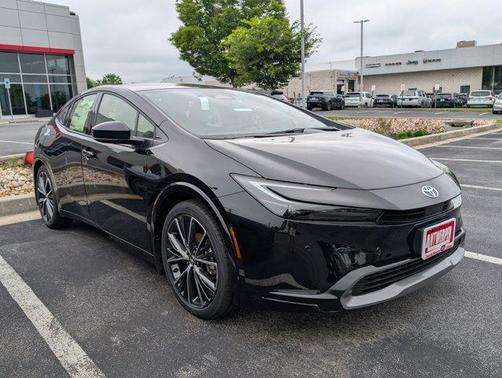 2025 Toyota Prius XLE