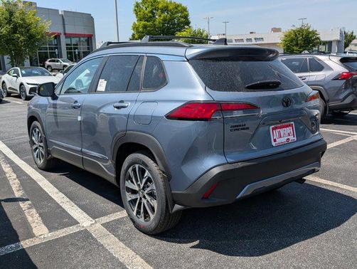 2025 Toyota Corolla Cross XLE