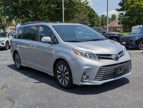 2020 Toyota Sienna Limited Premium