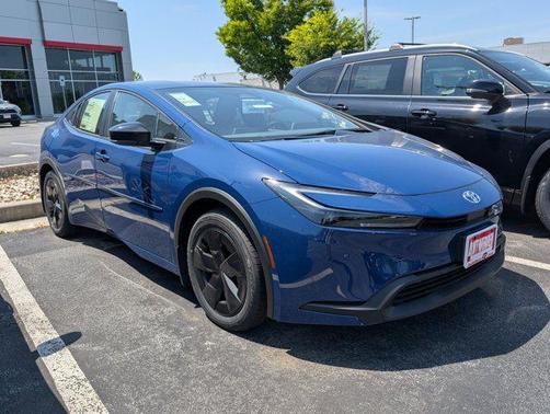 2025 Toyota Prius LE