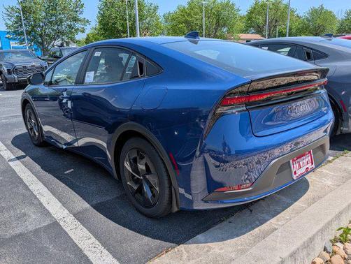 2025 Toyota Prius LE