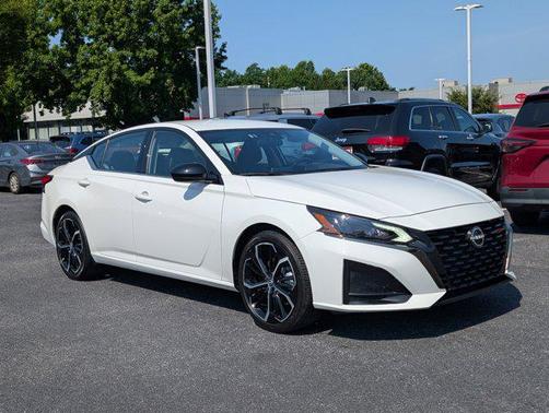 2023 Nissan Altima SR FWD