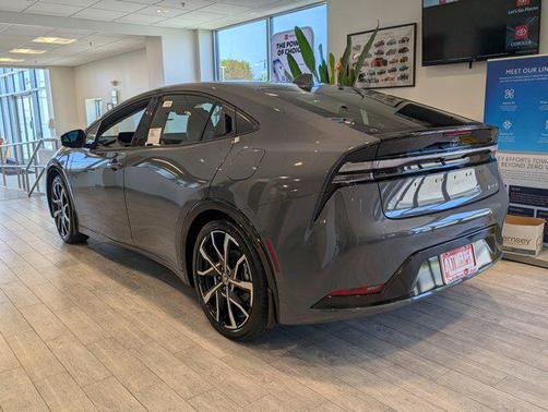 2025 Toyota Prius L