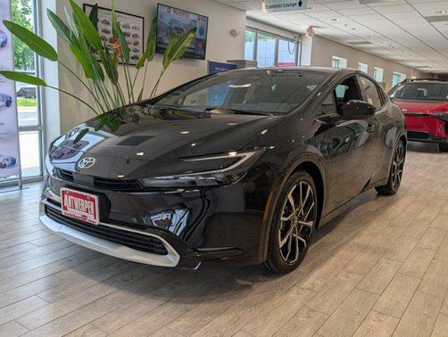 2025 Toyota Prius L