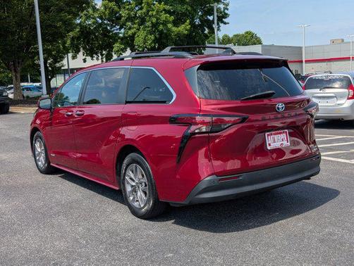 2021 Toyota Sienna XLE 7 Passenger