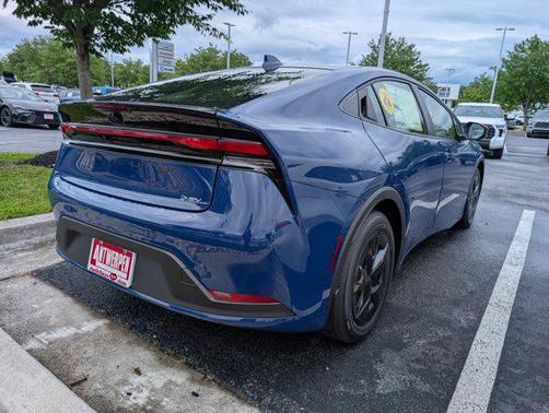 2025 Toyota Prius LE