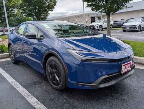 2025 Toyota Prius LE