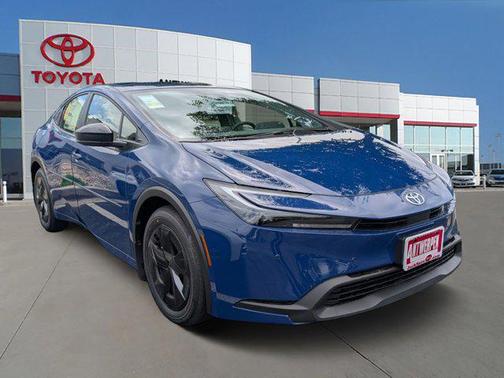 2025 Toyota Prius LE