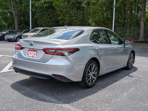 2022 Toyota Camry Hybrid XLE