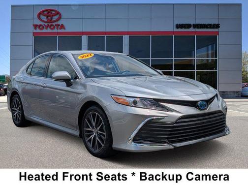 2022 Toyota Camry Hybrid XLE