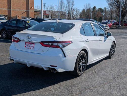 2022 Toyota Camry SE